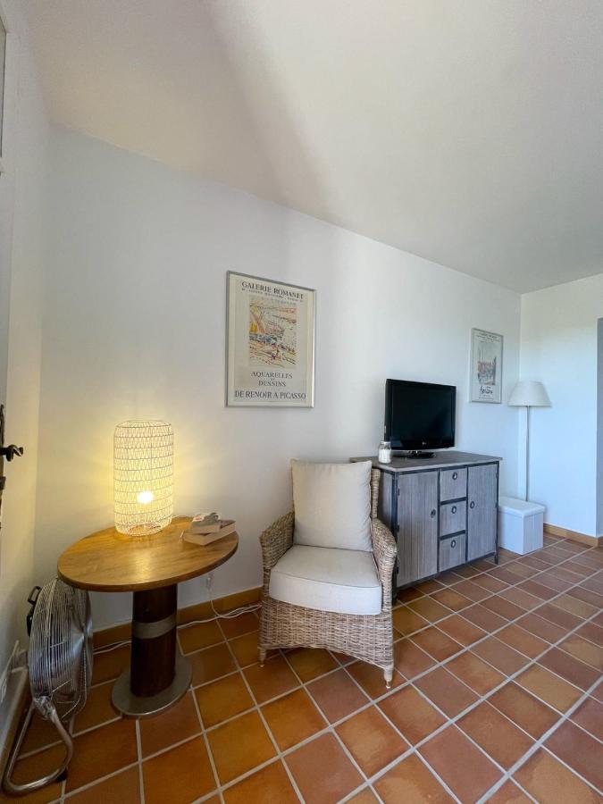 Superb Apartment With Balcony Near The Beach Saint-Raphaël Екстериор снимка