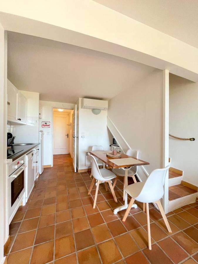 Superb Apartment With Balcony Near The Beach Saint-Raphaël Екстериор снимка