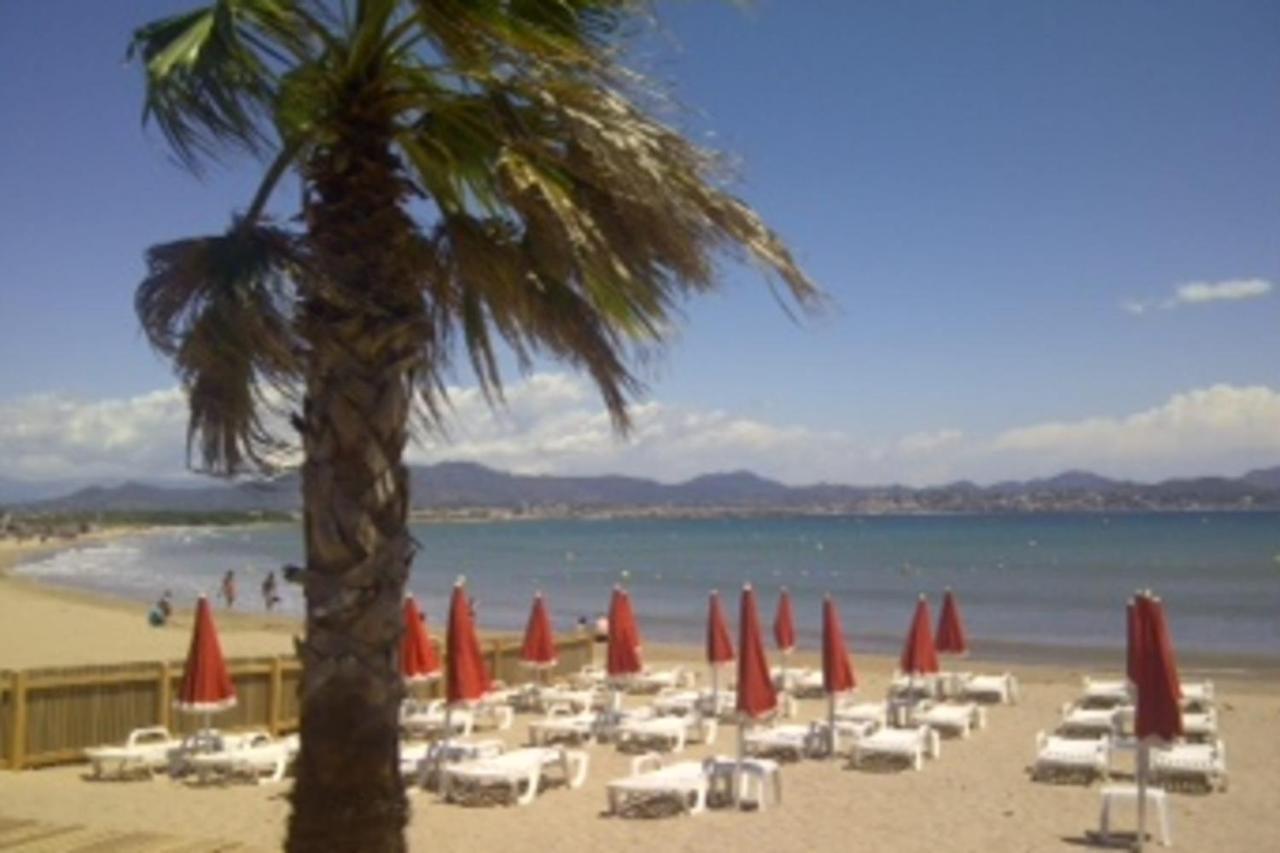 Superb Apartment With Balcony Near The Beach Saint-Raphaël Екстериор снимка